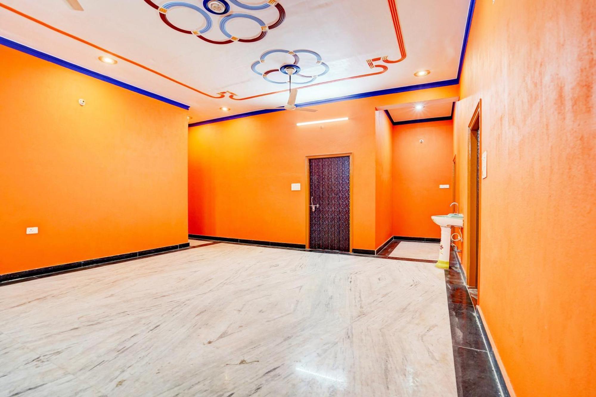 Hotel O J.D. Palace Varanasi Exteriör bild